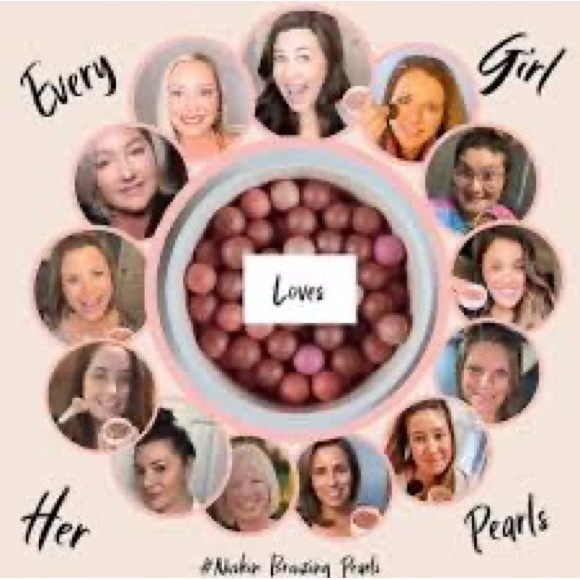 💗blush
🤎4 shades of bronzer
🧡highlighter
🤍will NOT clog your pores - Picture 3 of 10